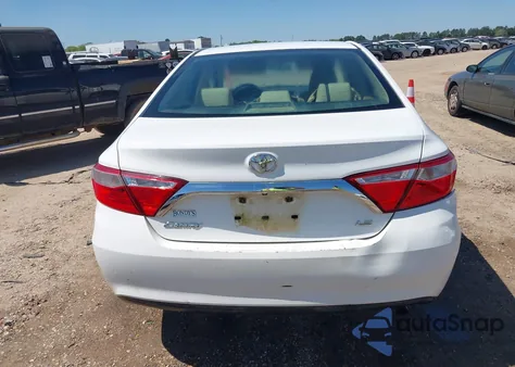 2017 Toyota Camry Le z USA, uszkodzony, nr VIN 4T1BF1FK1HU294062